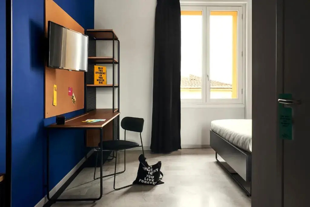 Double room (full double bed)