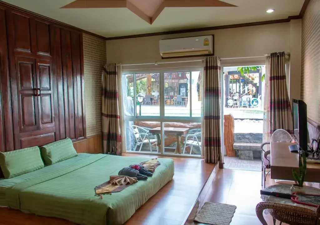 Suite with pool view