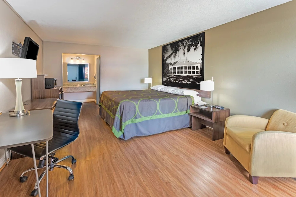 Super Place Inn