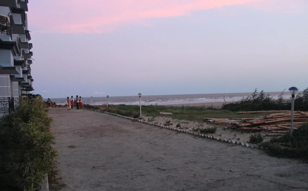 Beach & Waterfront