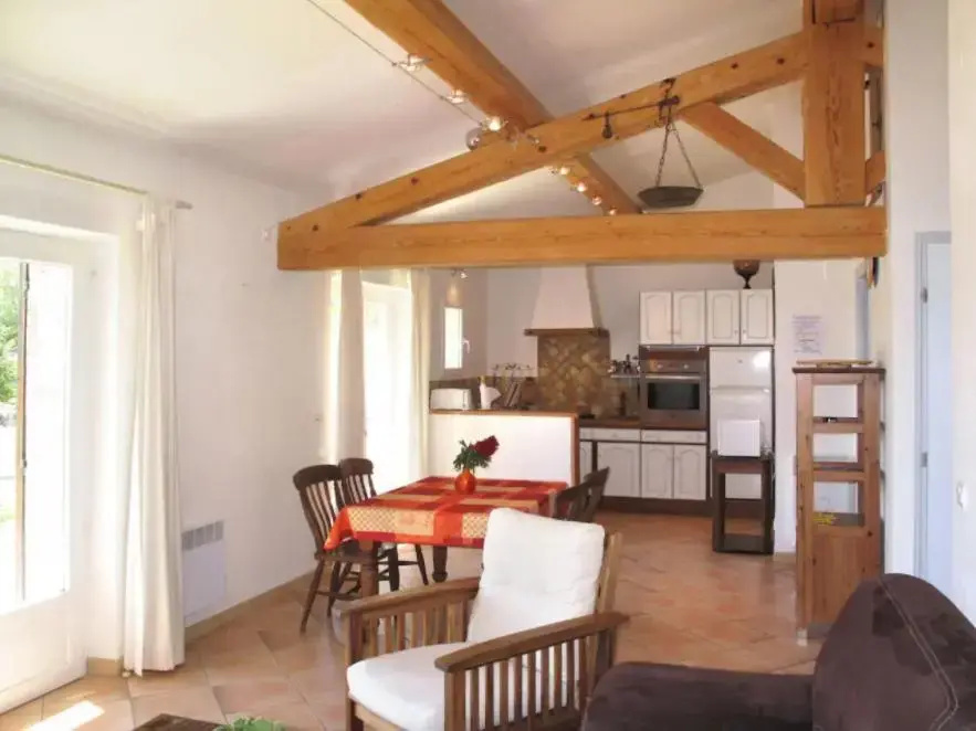 Afficher la photo 8 — Le Logis, Charmant Gite Provencal