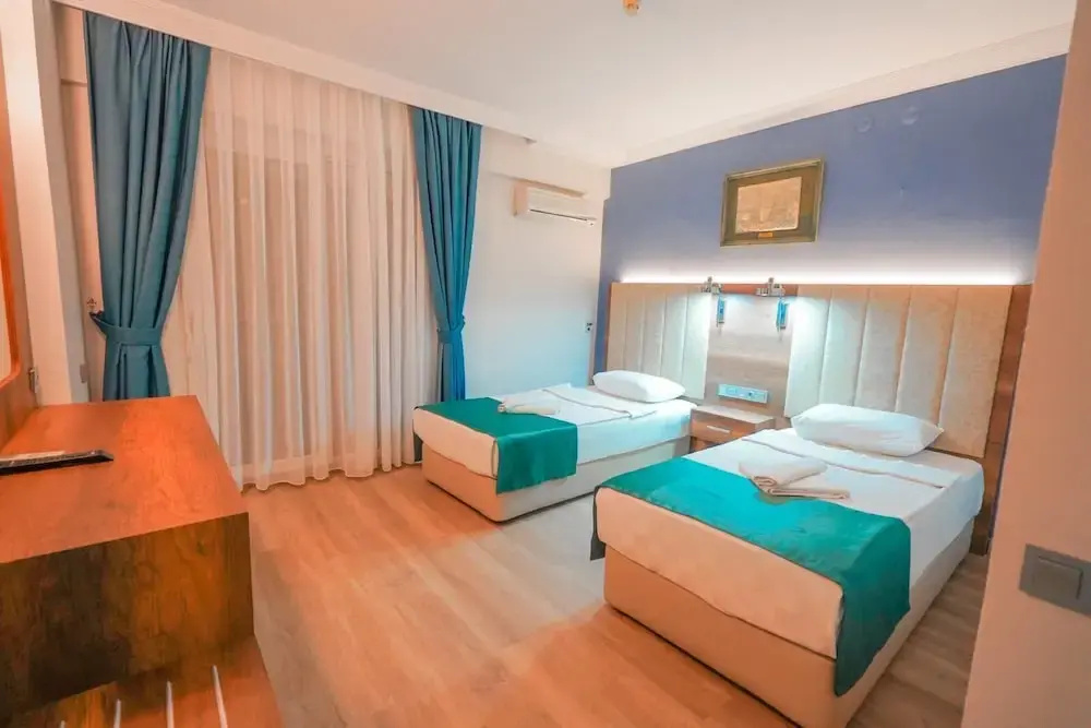 Standard Triple room with balcony