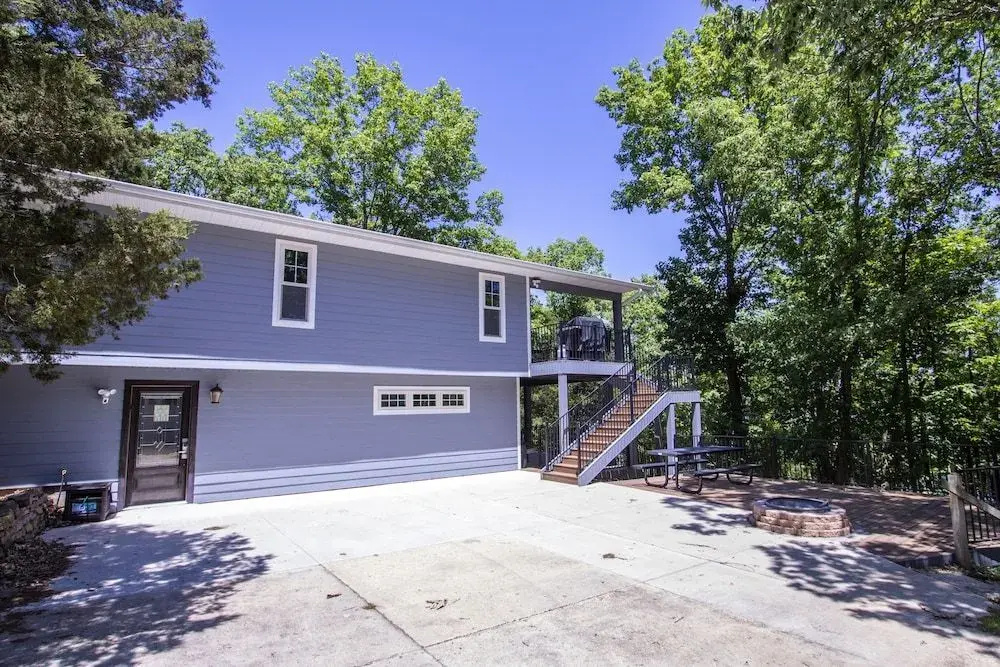 Happy Hideaway 4 Bedroom Home by RedAwning
