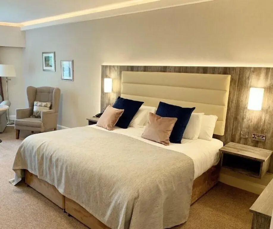 Executive Double room (full double bed)