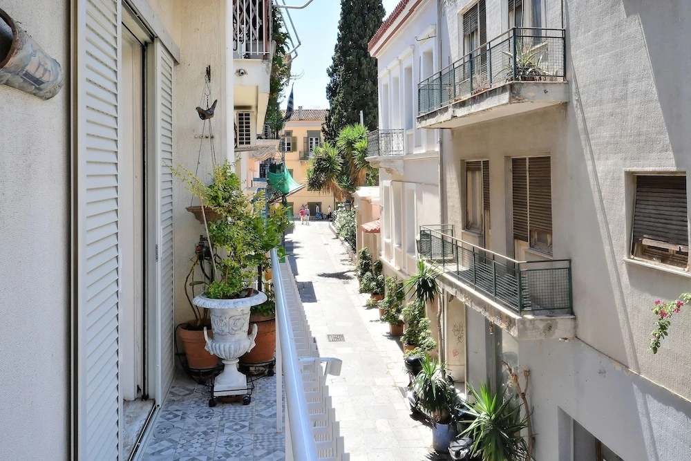 Plaka Elegant Apartment