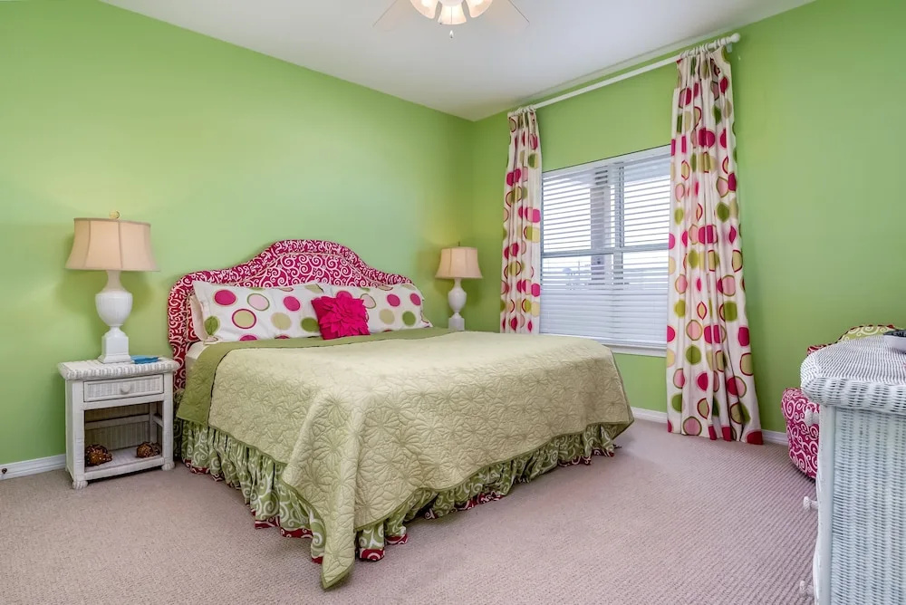 Beach Break - Pet Friendly! Relax With Friends, Family, And Mans Best Friend! 4 Bedroom Home by RedAwning