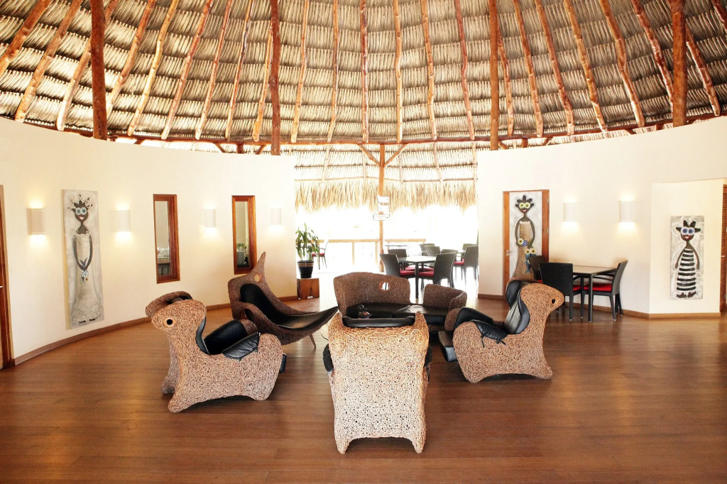 Lobby & Reception