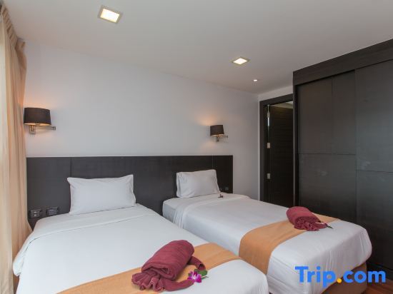 The Palms, Kamala Beach