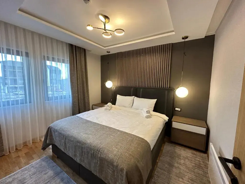 Double Suite (full double bed)