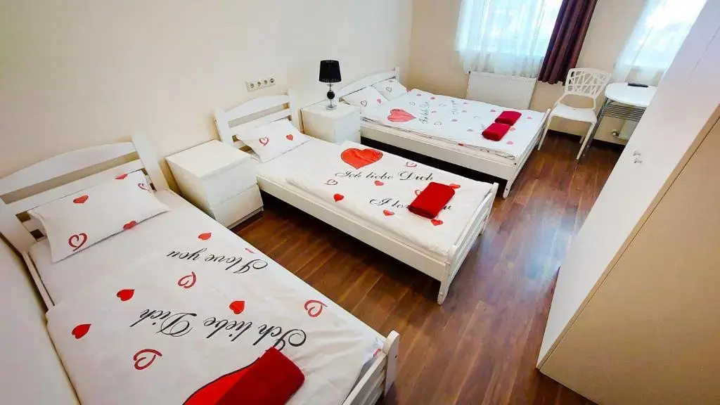 Happy Hotel - Chambres