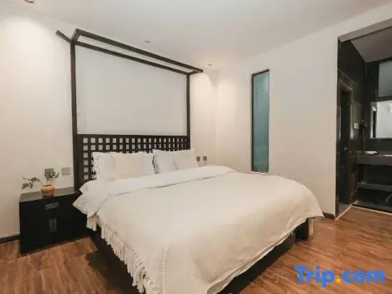 Suite with garden view