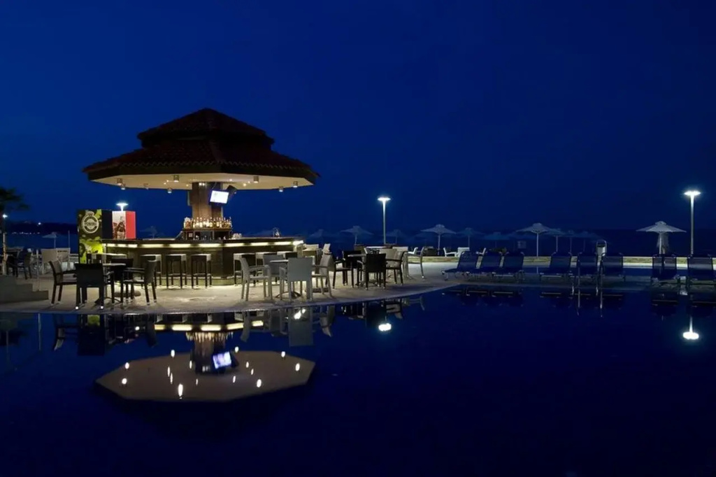 Beach & Waterfront