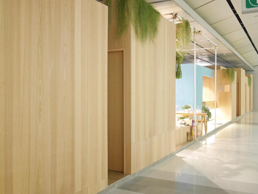 Boxtel at Suvarnabhumi Airport — 3
