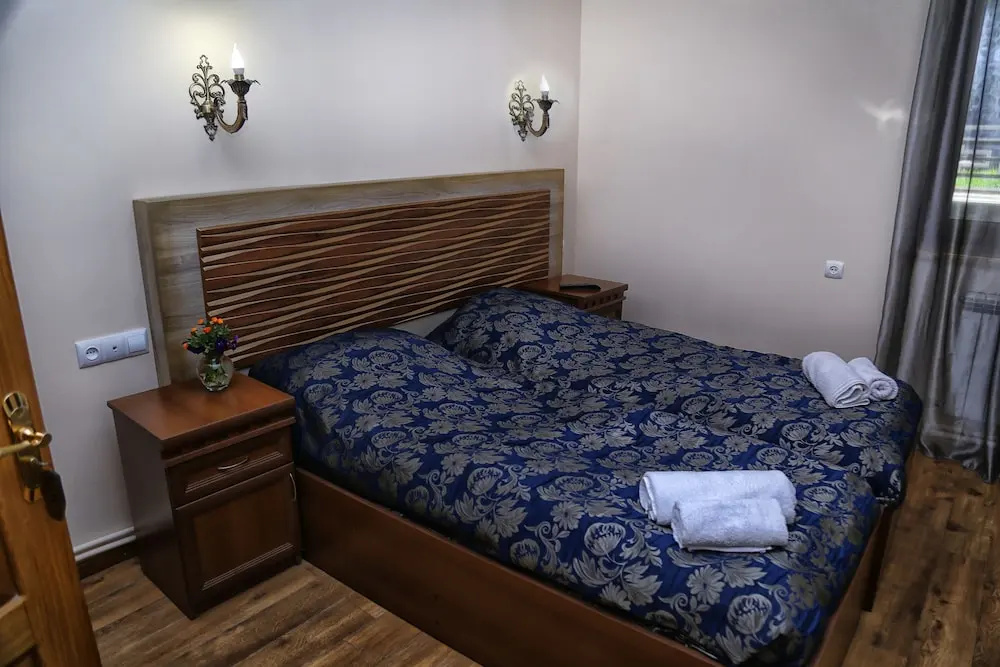 Standard Double room with garden view (full double bed)