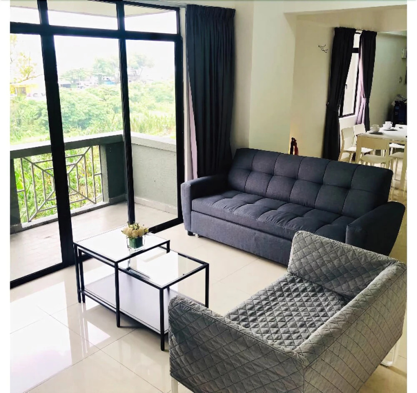 Serdang Raya by Yolodge