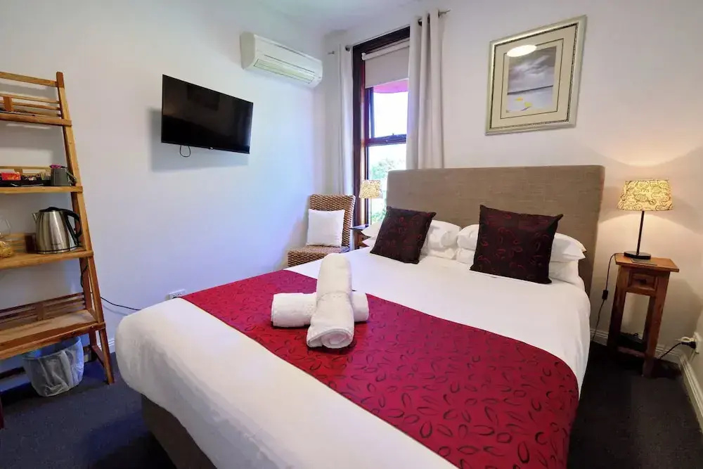 Standard Double room with balcony (full double bed)