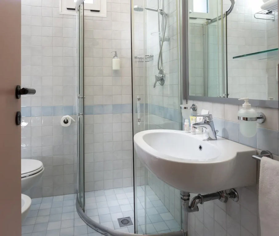 Economy Double room (full double bed)