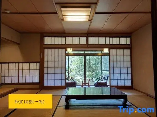 Standard room with mountain view