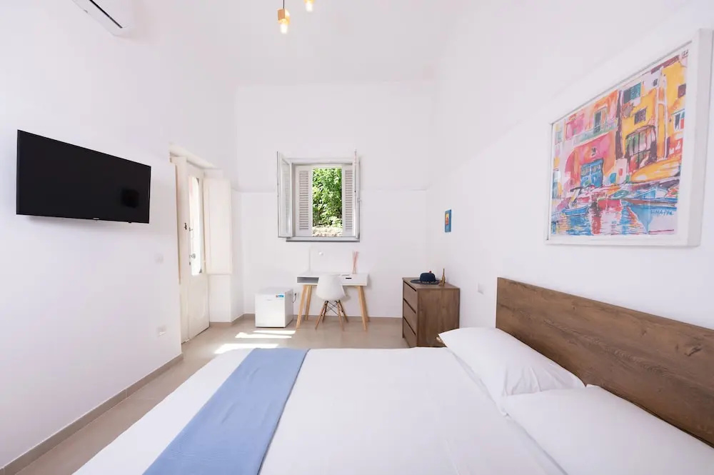 Economy room