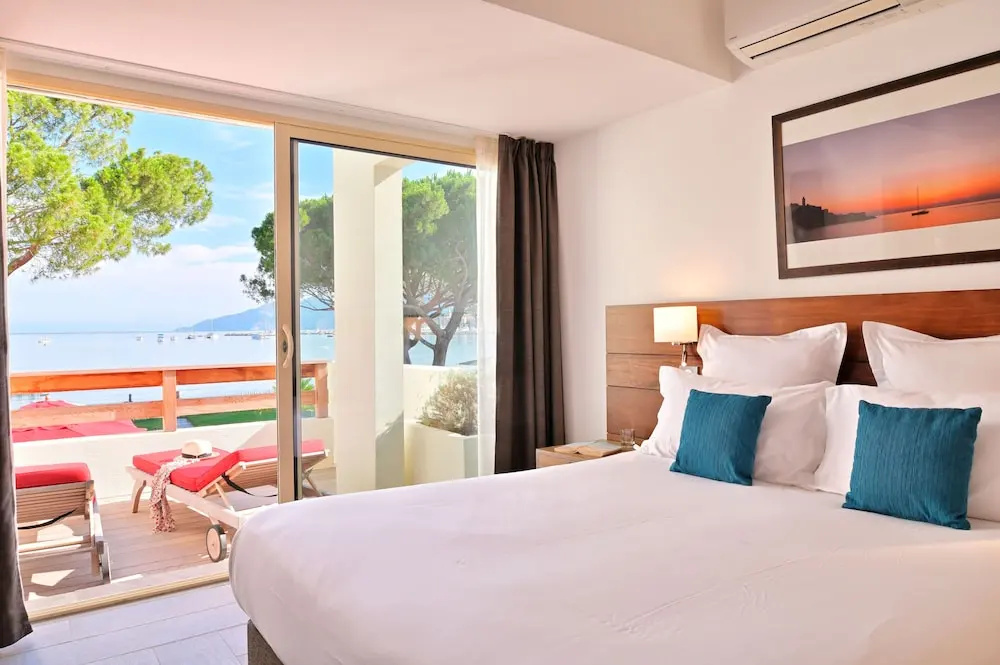 Suite with balcony and with sea view