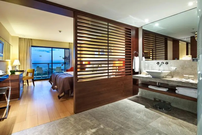Standard Double room with balcony (full double bed)