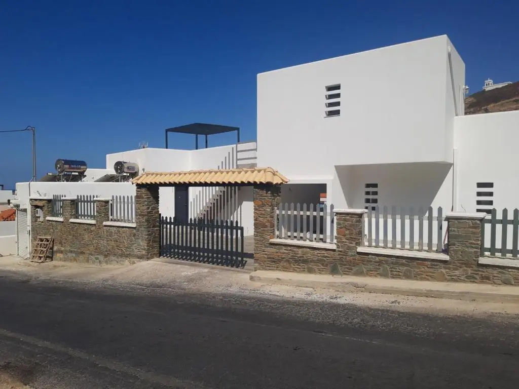 Standard Triple room with sea view