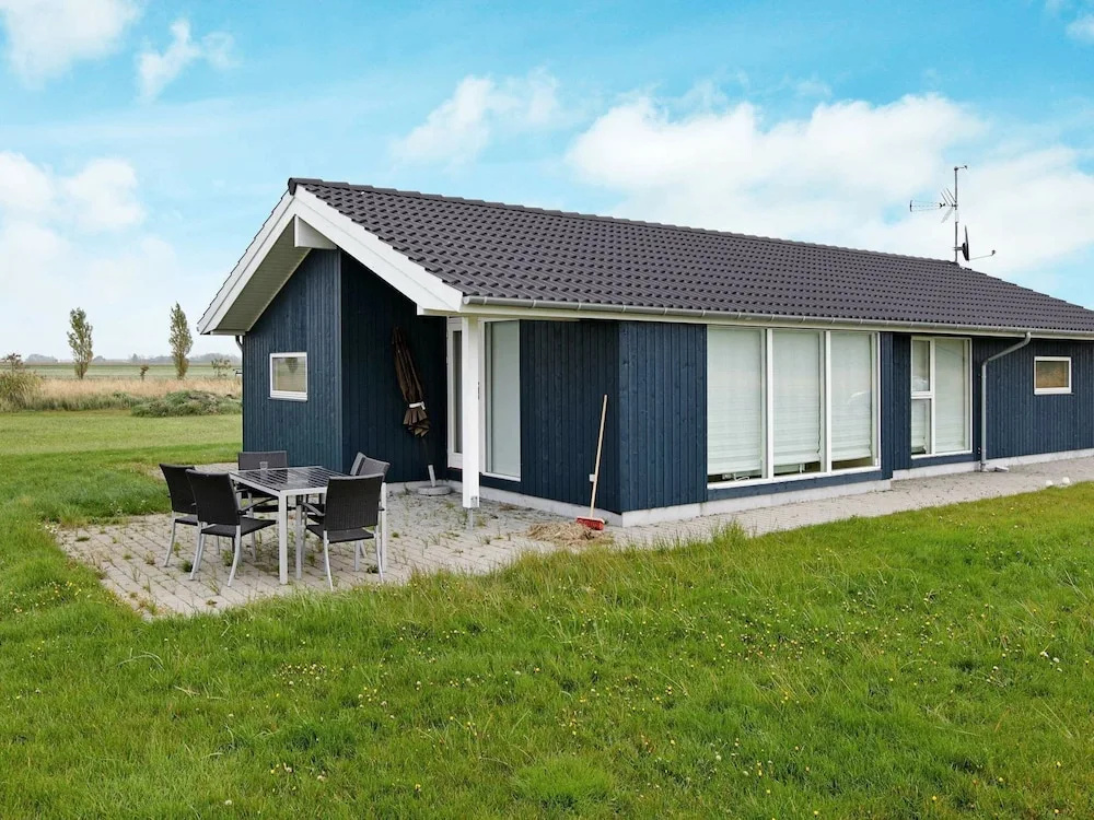 Spacious Holiday Home at Rodby With Whirlpool