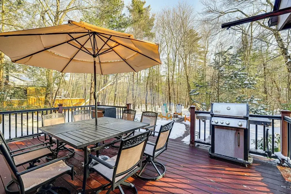 Lake Naomi Luxury Home w/ Stream Pool & Fire Pit