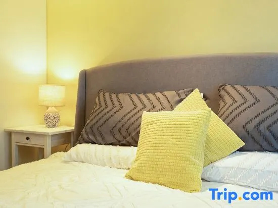 *1BR Condo with Pool • 2 Minutes to Beach c149