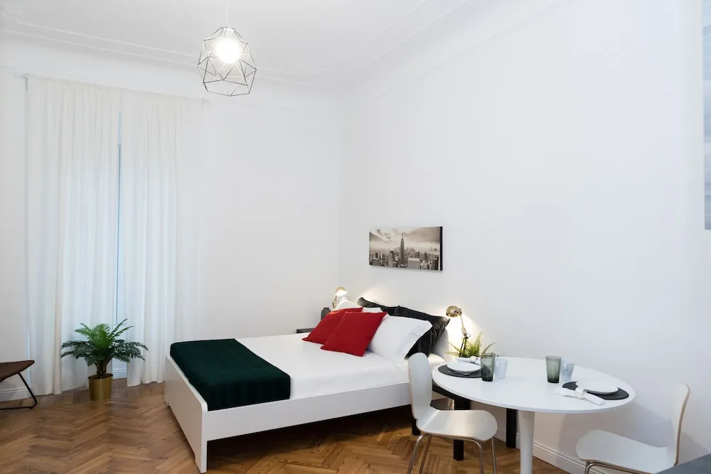 New 1 Bedroom Apartment Central Station