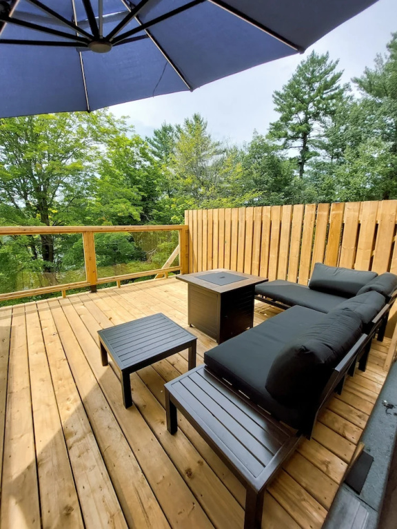1 Bedroom Apartment with lake view