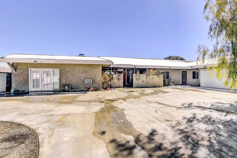 Tranquil Home w/ Pool - 14 Mi to Joshua Tree!
