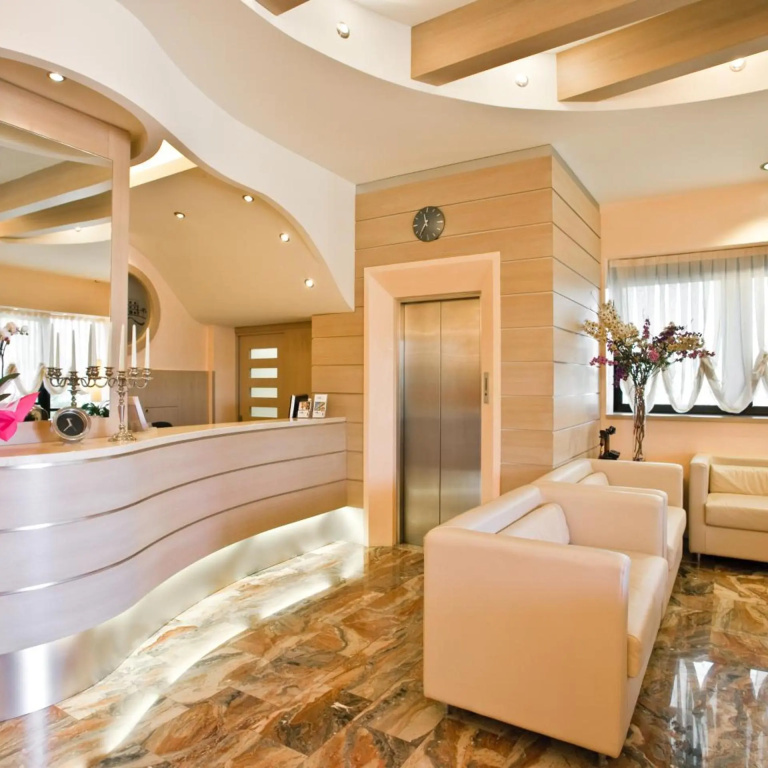 Hotel Ida — 2