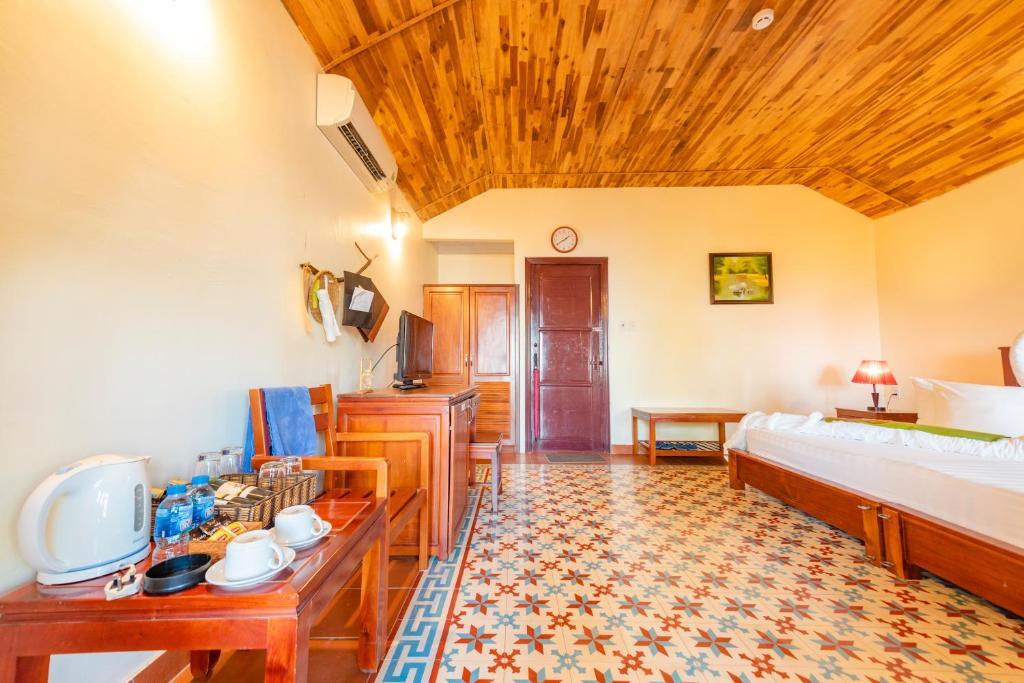 Бунгало рядом с пляжем в Blue Sea Resort