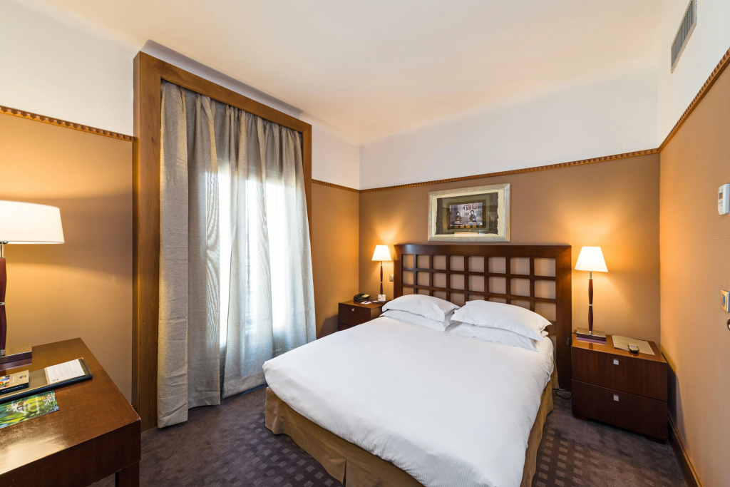 Отель Hôtel Mercedes в Париже