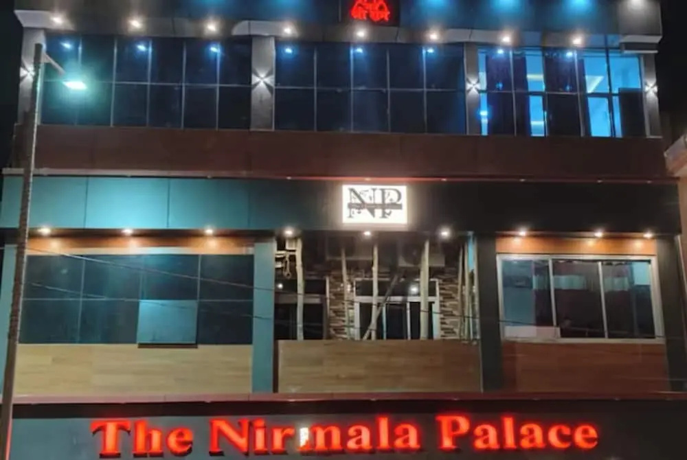 Goroomgo Nirmala Palace Ayodhya
