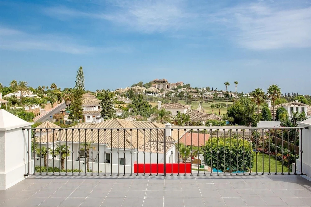Fantastic Luxury Villa Near Marbella