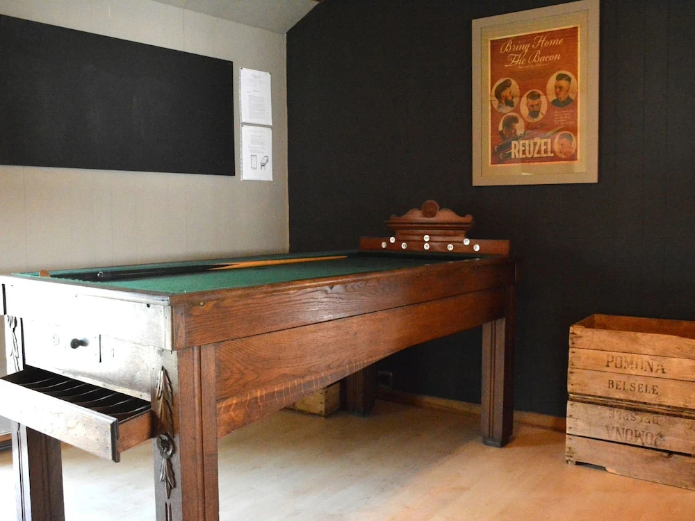 Vintage Holiday Home in Vencimont with Terrace - фото 9