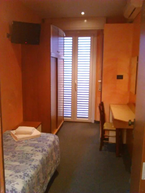Economy room