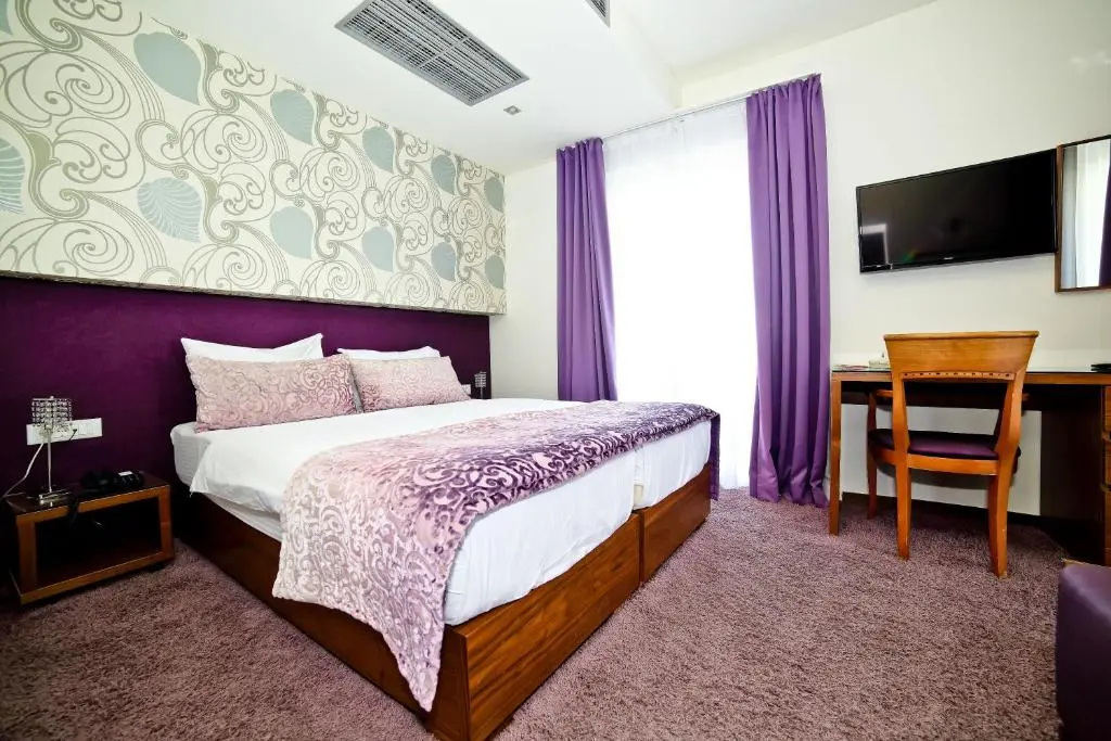 Classic Triple room