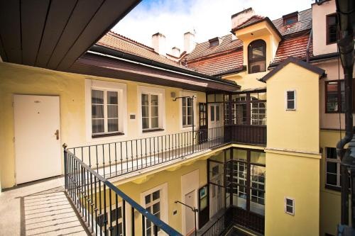 Balcony & Terrace
