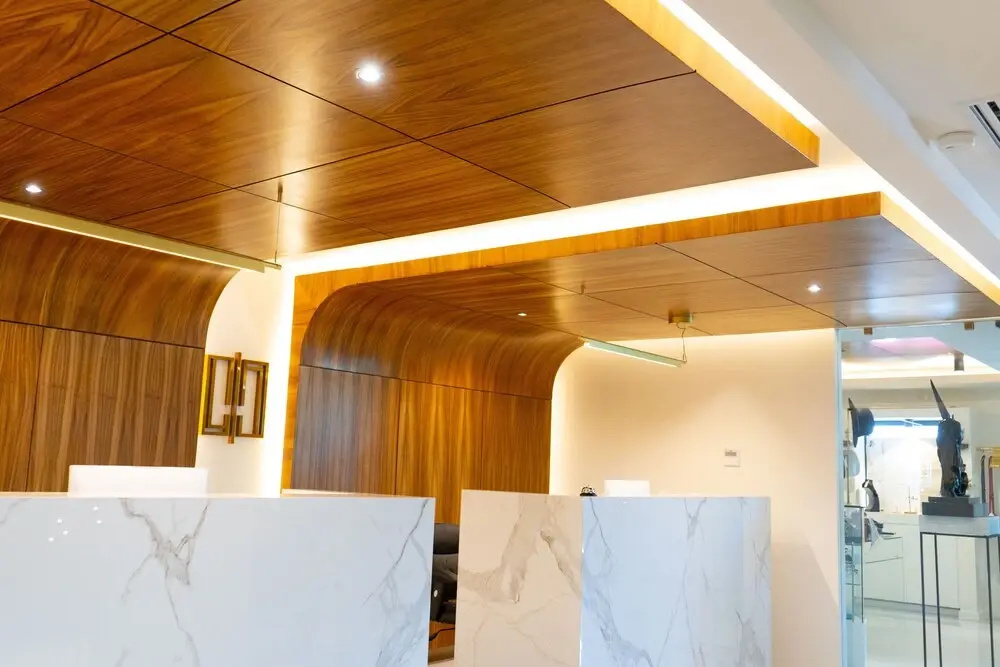 Lobby & Reception