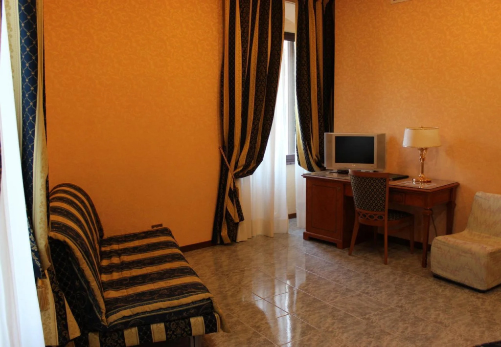Lobby & Reception