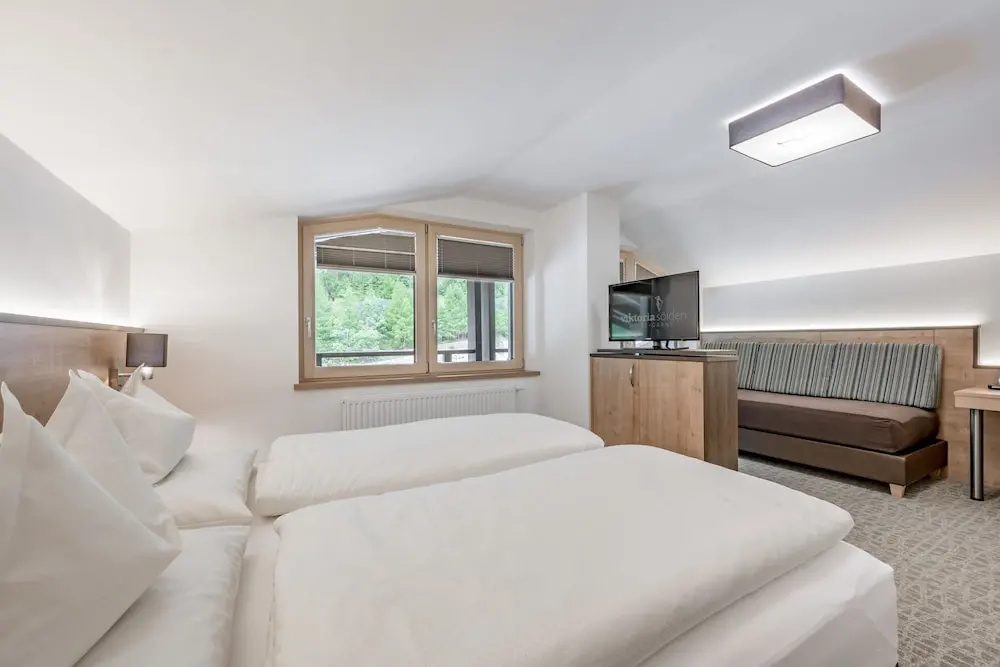 Standard Double room with balcony (full double bed)