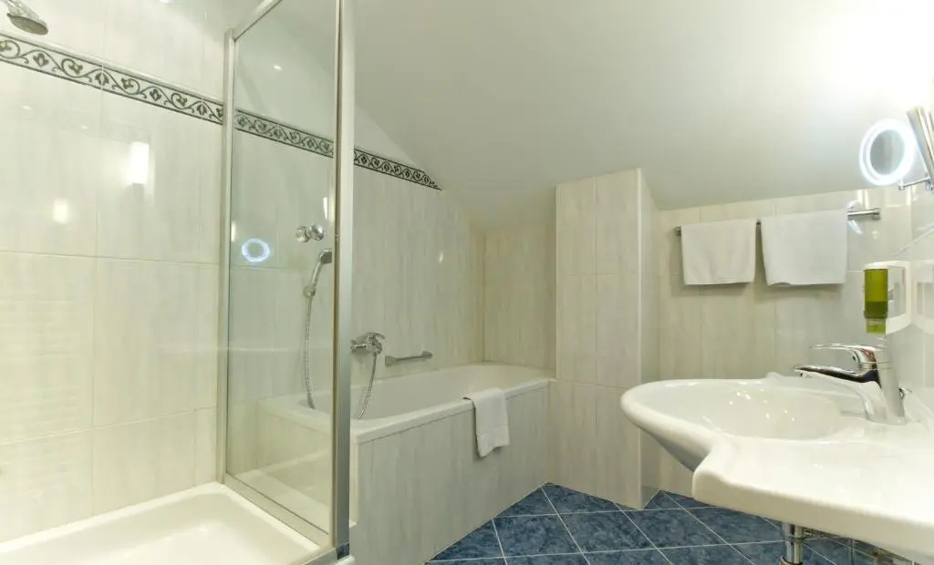 Seeboeckenhotel Zum Weissen Hirschen - Chambres