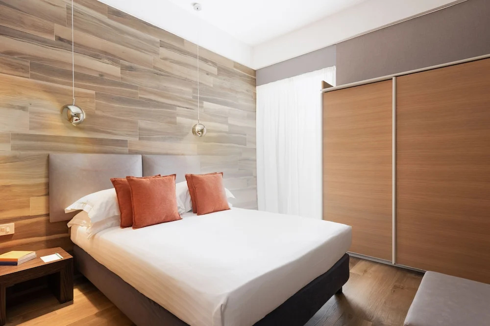 Deluxe Double room with balcony (full double bed)