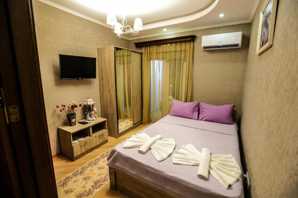 Deluxe Double room with balcony (full double bed)
