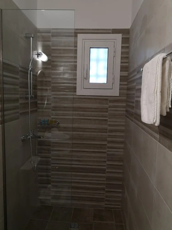 1 Bedroom Economy Triple room
