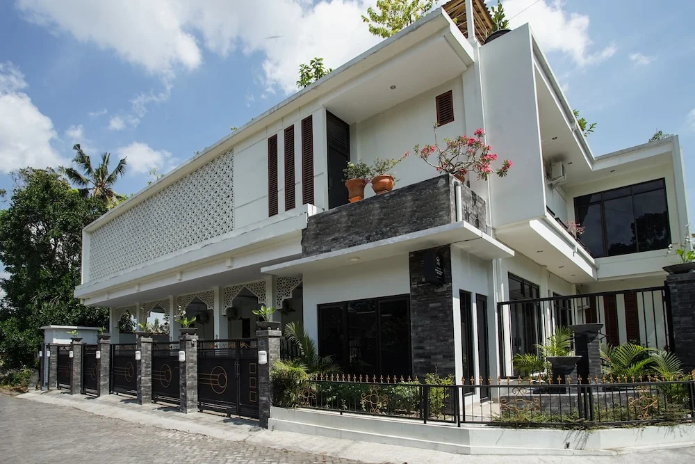 OYO Life 1180 Bunda Haveraka Residence