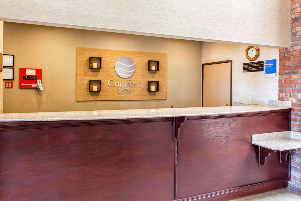 Lobby & Reception